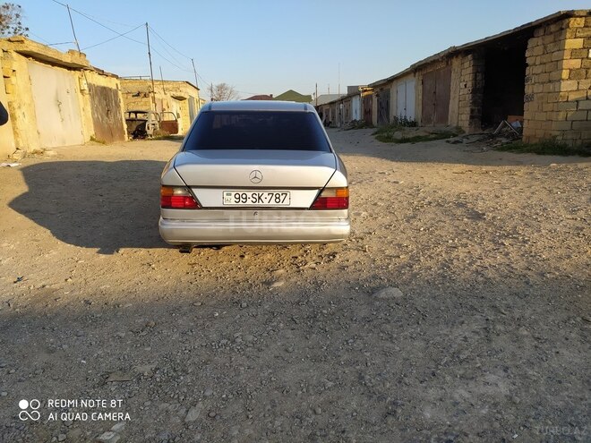 Mercedes E 200 1993, 285,600 km - 2.0 l - Sumqayıt