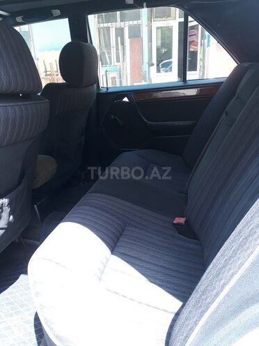 Mercedes E 250 1992, 174,565 km - 2.5 л - Bakı
