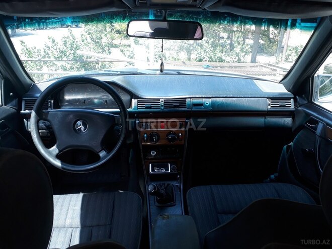 Mercedes E 250 1992, 174,565 km - 2.5 л - Bakı