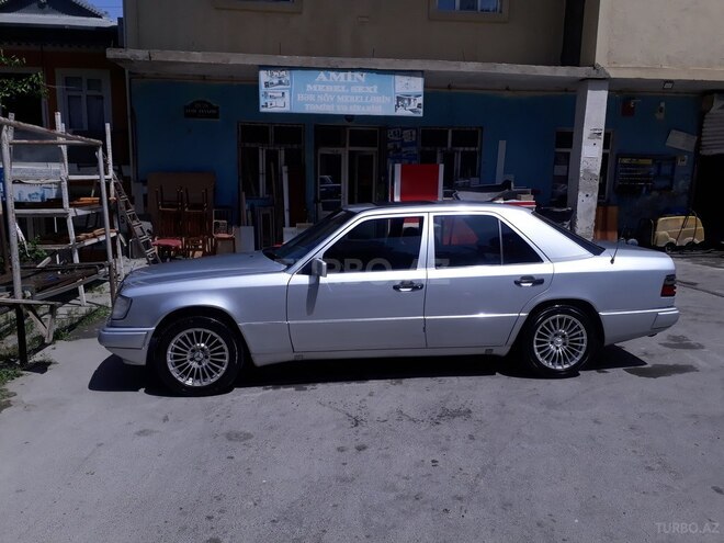 Mercedes E 250 1992, 174,565 km - 2.5 л - Bakı