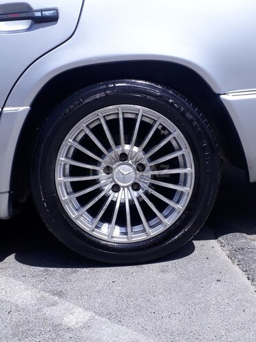 Mercedes E 250 1992, 174,565 km - 2.5 л - Bakı