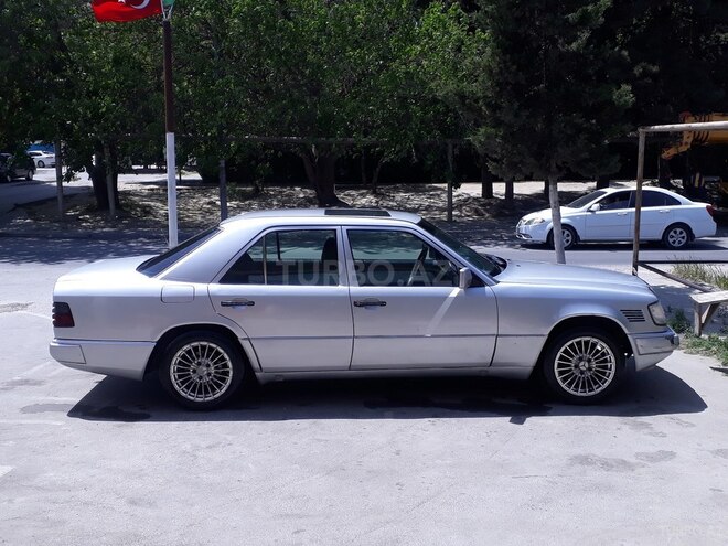 Mercedes E 250 1992, 174,565 km - 2.5 л - Bakı