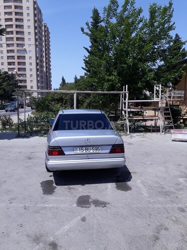 Mercedes E 250 1992, 174,565 km - 2.5 л - Bakı