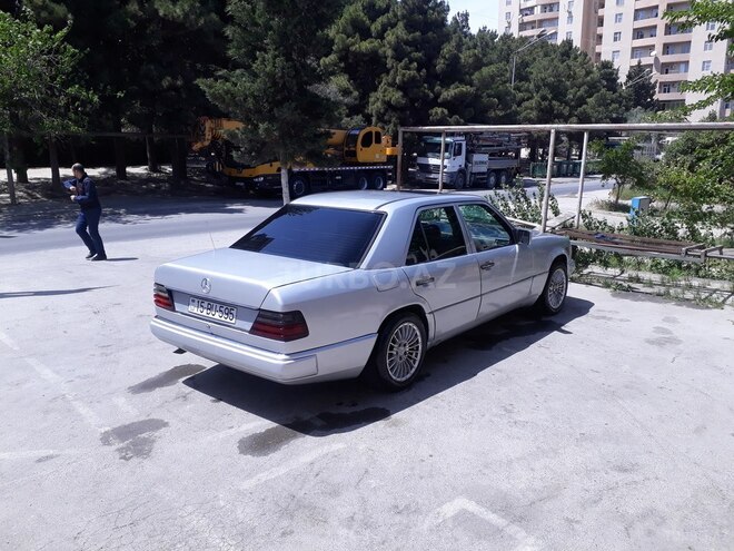 Mercedes E 250 1992, 174,565 km - 2.5 л - Bakı