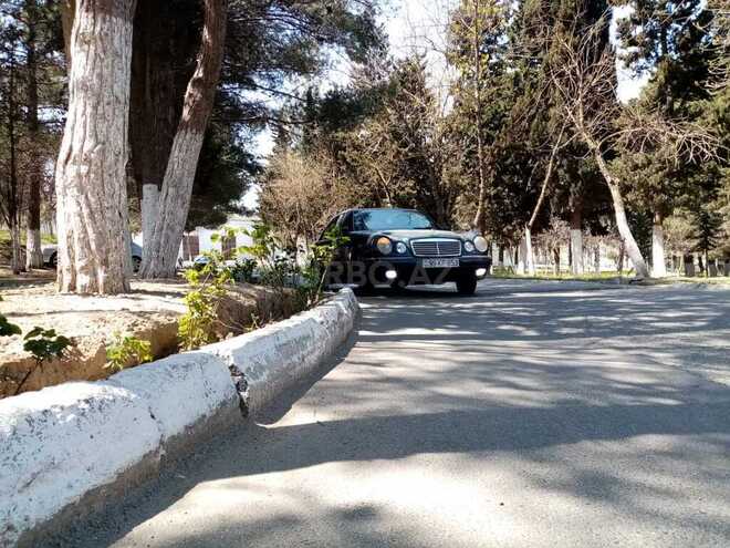 Mercedes E 230 1997, 480,000 km - 2.3 л - Bakı