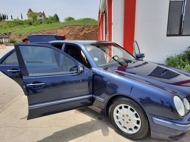 Mercedes E 240 2000, 110,000 km - 2.4 l - Gəncə