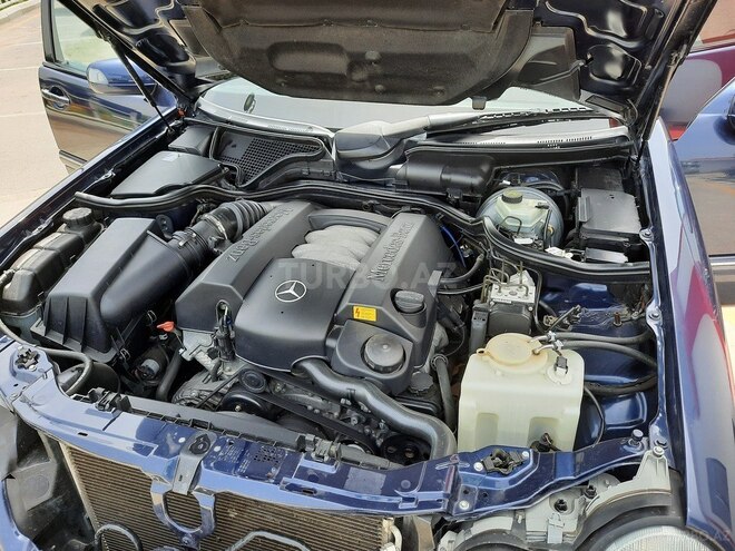 Mercedes E 240 2000, 110,000 km - 2.4 l - Gəncə
