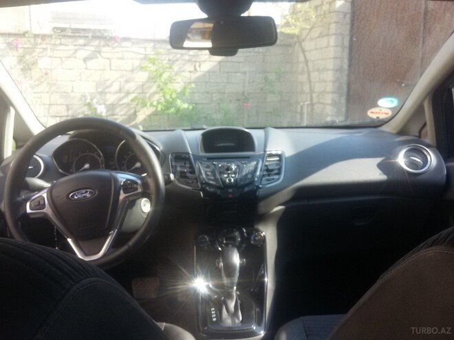 Ford Fiesta 2013, 240,000 km - 1.6 l - Bakı