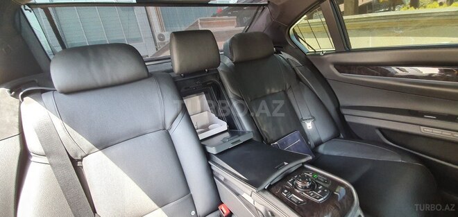 BMW 750 2011, 132,000 km - 4.4 l - Bakı