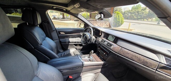 BMW 750 2011, 132,000 km - 4.4 l - Bakı
