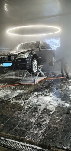 BMW 750 2011, 132,000 km - 4.4 l - Bakı