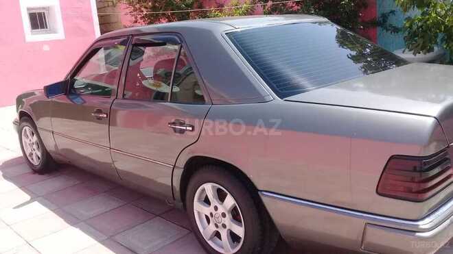 Mercedes E 250 1990, 340,000 km - 2.5 l - Sumqayıt