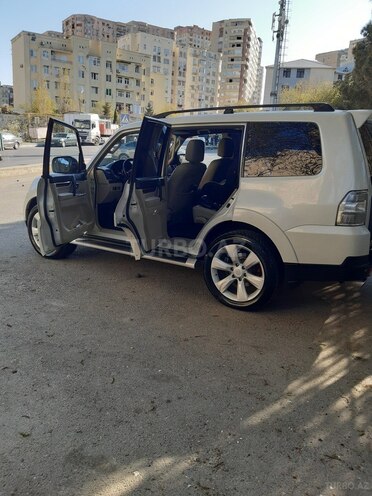 Mitsubishi Pajero 2008, 230,000 km - 3.2 л - Bakı