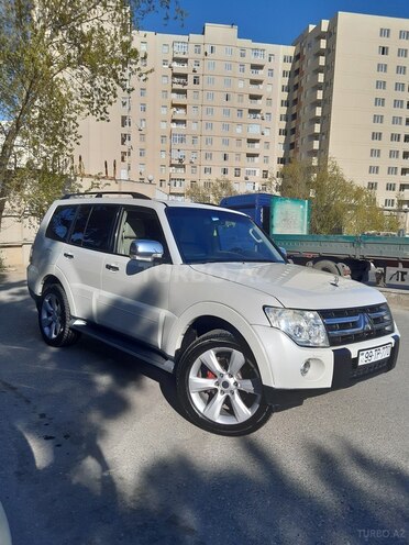 Mitsubishi Pajero 2008, 230,000 km - 3.2 л - Bakı