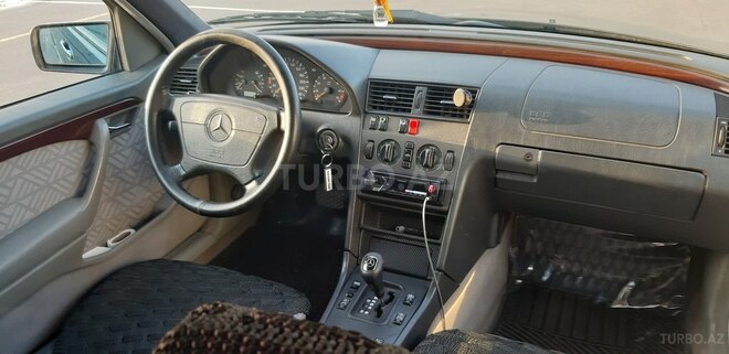 Mercedes C 220 1995, 437,000 km - 2.2 л - Bakı