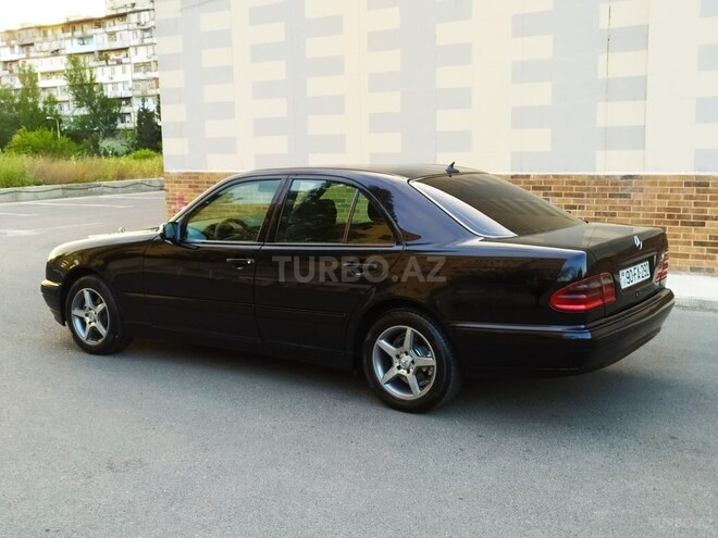 Mercedes E 220 2000, 297,000 km - 2.2 л - Bakı