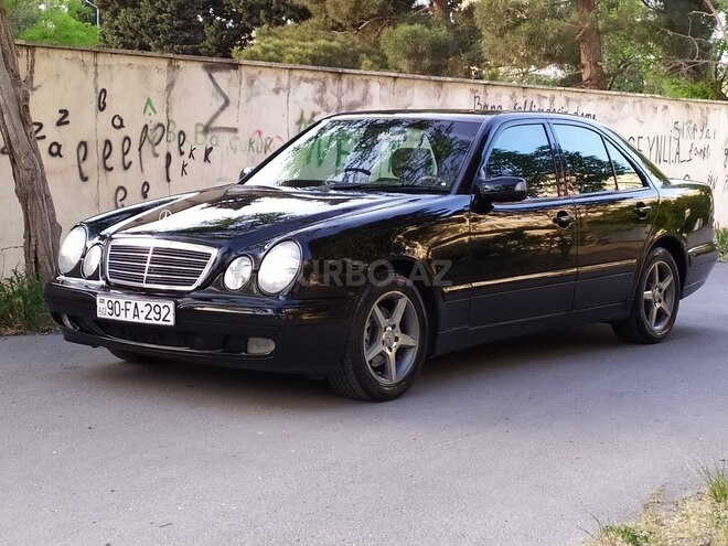 Mercedes E 220 2000, 297,000 km - 2.2 л - Bakı