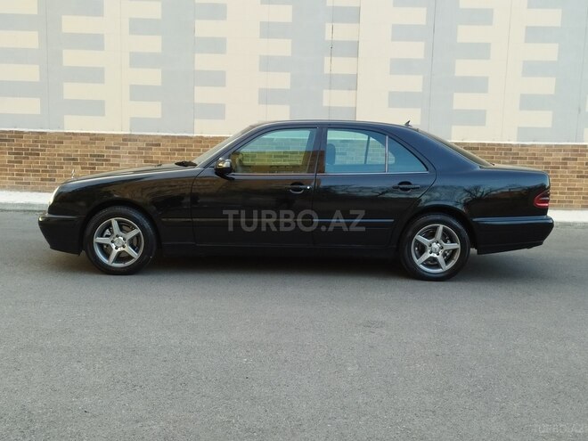 Mercedes E 220 2000, 297,000 km - 2.2 л - Bakı
