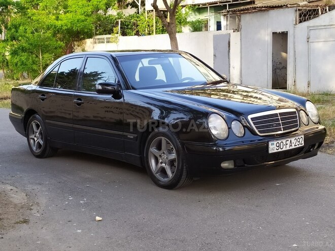 Mercedes E 220 2000, 297,000 km - 2.2 л - Bakı