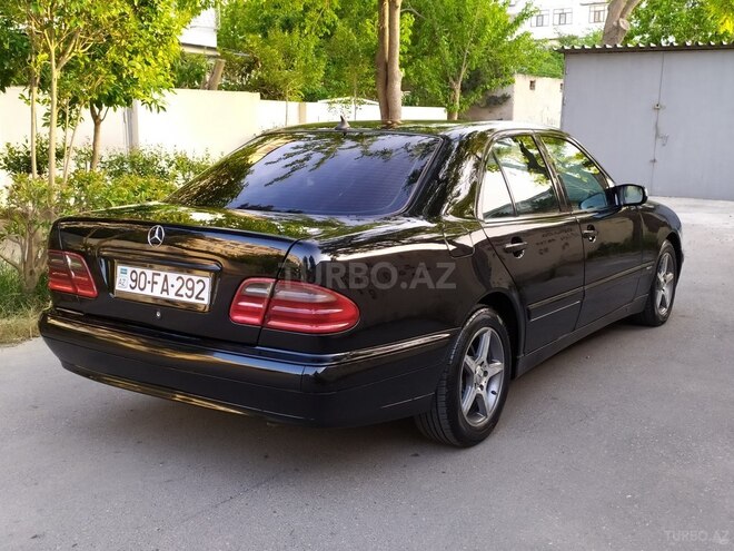 Mercedes E 220 2000, 297,000 km - 2.2 л - Bakı