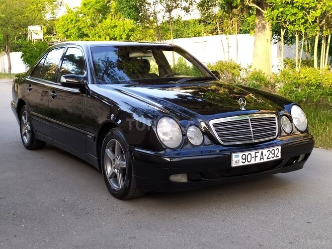 Mercedes E 220 2000, 297,000 km - 2.2 л - Bakı