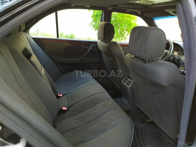Mercedes E 220 2000, 297,000 km - 2.2 л - Bakı