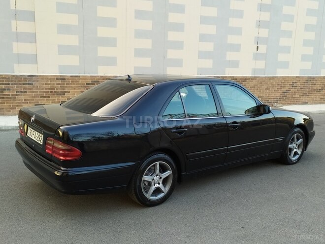 Mercedes E 220 2000, 297,000 km - 2.2 л - Bakı