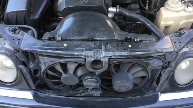 Mercedes E 230 1995, 290,000 km - 2.3 л - Bakı