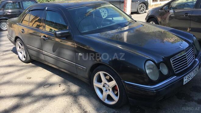 Mercedes E 230 1995, 290,000 km - 2.3 л - Bakı