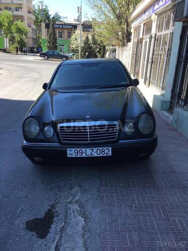 Mercedes E 230 1995, 290,000 km - 2.3 л - Bakı