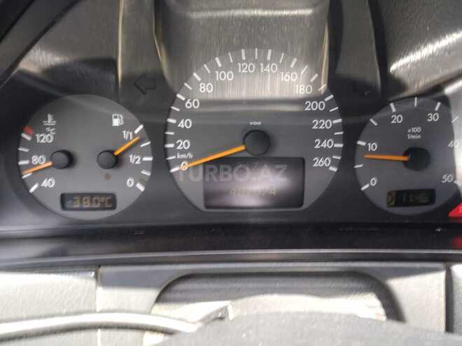 Mercedes E 220 2001, 482,074 km - 2.2 l - Bakı