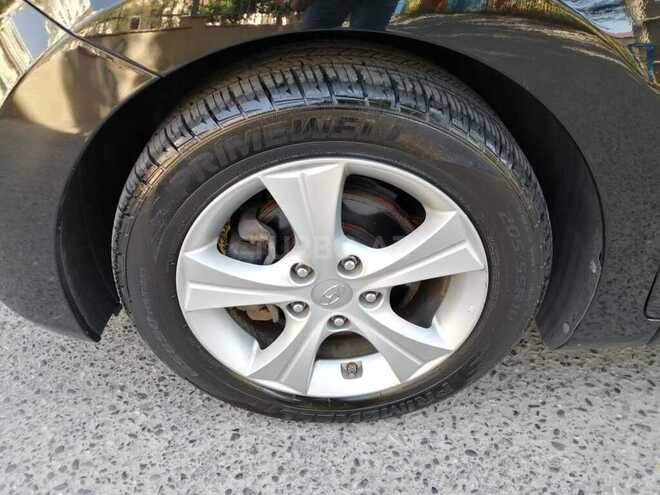Hyundai Elantra 2015, 121,200 km - 1.8 l - Sumqayıt