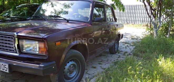 LADA (VAZ) 2107 2009, 540,000 km - 1.6 l - Quba