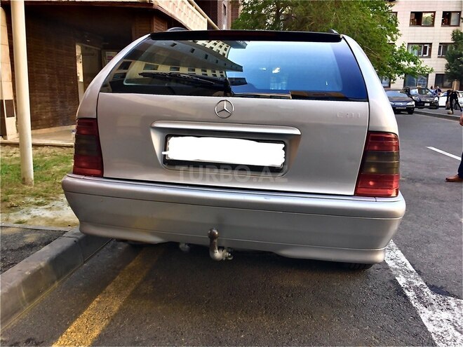 Mercedes C 220 2000, 240,000 km - 2.2 l - Bakı