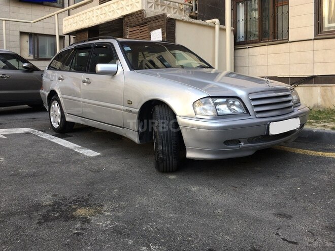 Mercedes C 220 2000, 240,000 km - 2.2 l - Bakı