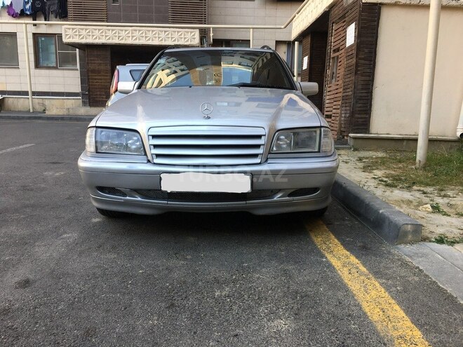 Mercedes C 220 2000, 240,000 km - 2.2 l - Bakı