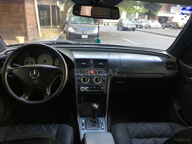 Mercedes C 220 2000, 240,000 km - 2.2 l - Bakı