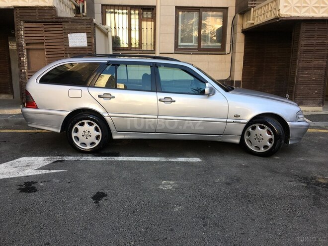Mercedes C 220 2000, 240,000 km - 2.2 l - Bakı