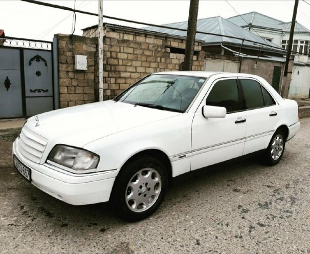 Mercedes C 180 1995, 355,000 km - 1.8 л - Quba