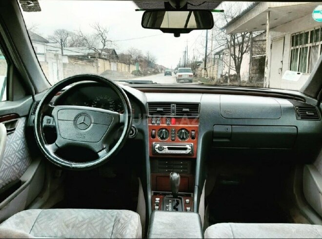 Mercedes C 180 1995, 355,000 km - 1.8 л - Quba