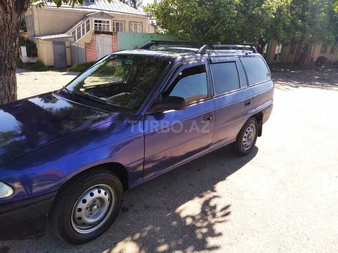 Opel Astra 1995, 343,804 km - 1.6 l - Qusar