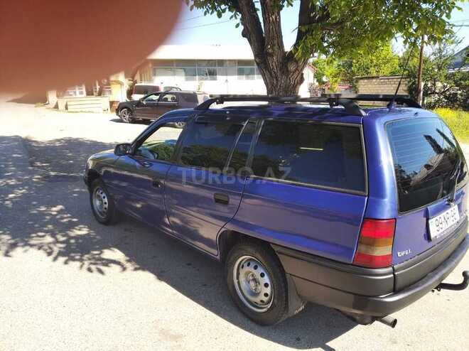 Opel Astra 1995, 343,804 km - 1.6 l - Qusar