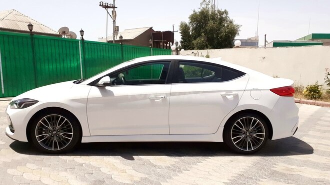 Hyundai Elantra 2016, 30,000 km - 1.6 л - Bakı