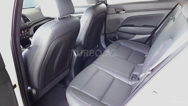 Hyundai Elantra 2016, 30,000 km - 1.6 л - Bakı