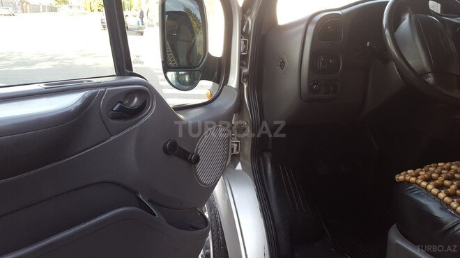 Ford Transit 2001, 390,000 km - 2.4 л - Qax
