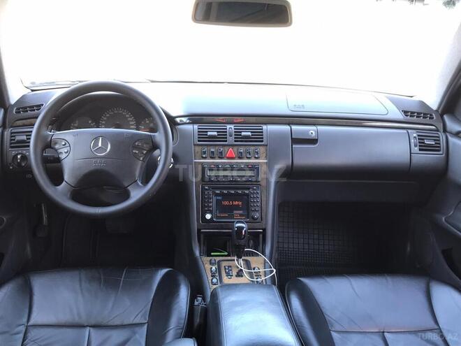 Mercedes E 270 2001, 413,000 km - 2.7 l - Sumqayıt