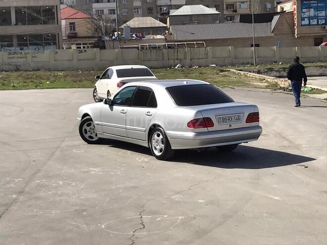 Mercedes E 270 2001, 413,000 km - 2.7 l - Sumqayıt