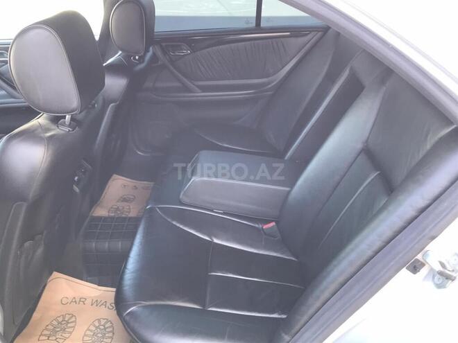 Mercedes E 270 2001, 413,000 km - 2.7 l - Sumqayıt