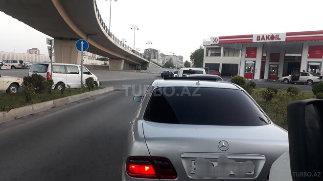 Mercedes E 270 2000, 342,700 km - 2.7 л - Bakı