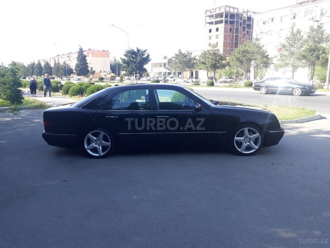 Mercedes E 320 2001, 256,321 km - 3.2 l - Xırdalan